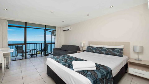 Picturesque Beachfront Views - Tourism Townsville 0
