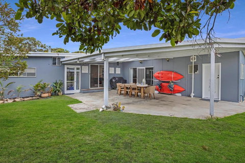 Plymouth - Tourism Townsville 1