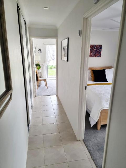Queen Bed Apartment- No Sharing, Your Very Own Space - Tourism Townsville 2