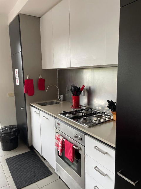 Radiance - Chic Fitzroy Street Apartment - Tourism Townsville 2