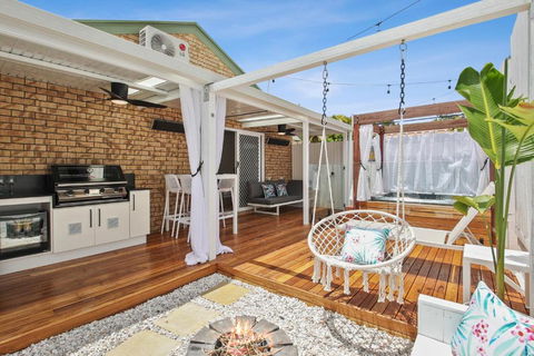 Private Outdoor Spa, Fire Pit - THE RETREAT COOLUM BEACH - Tourism Townsville 2