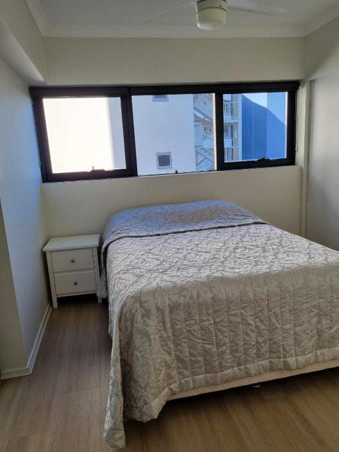 Private Bedroom And Bathroom In A Shared Apartment - Tourism Townsville 2