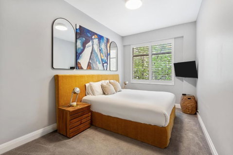 Potts Point L 2 Bedroom Stylish Retreat - Tourism Townsville 1