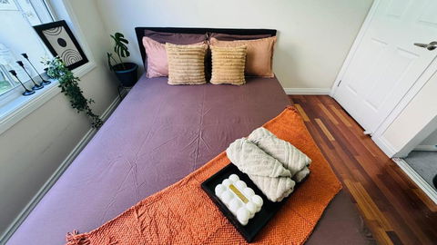 Premium Bedroom In Melbourne - Tourism Townsville 2