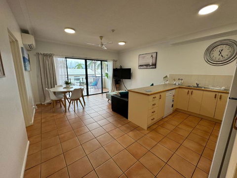 Prime Position For City And Stadium Access - Tourism Townsville 2