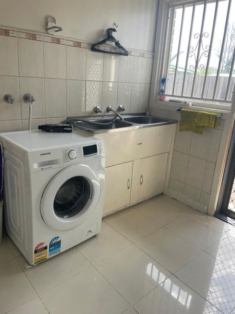 Private Room Near Melbourne Airport - Tourism Townsville 1