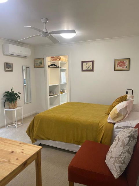 Private Room With Ensuite - Tourism Townsville 0
