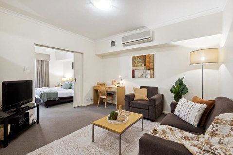 Prized Perth Retreat 1BDR - Tourism Townsville 1