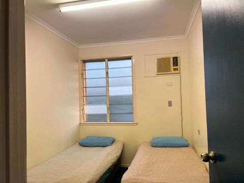 Q Lux Inn Emerald - Tourism Townsville 1