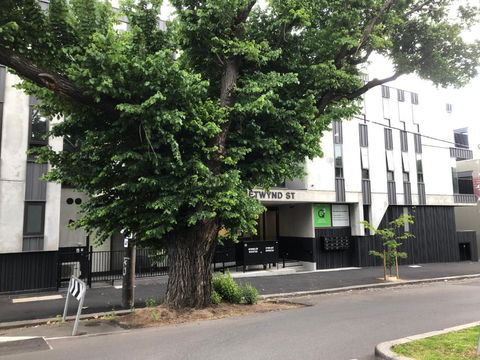 Q Squared Serviced Apartments - Tourism Townsville 0