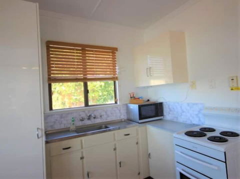 QCWA Cheerful Cottage - Airlie Beach - Tourism Townsville 2