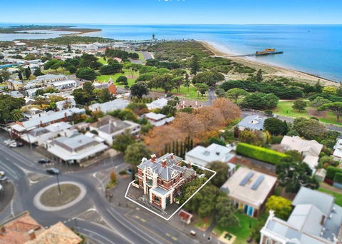 QPO QUEENSCLIFF - Tourism Townsville 1