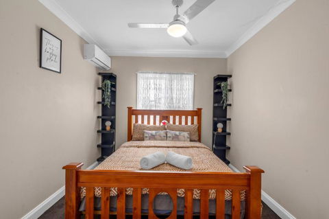 Quaint 2 Bedroom Fully Furnished Cottage - Tourism Townsville 1