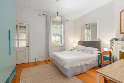 Quaint 3-Bed Heritage Home In The Heart Of Sydney - Tourism Townsville 1