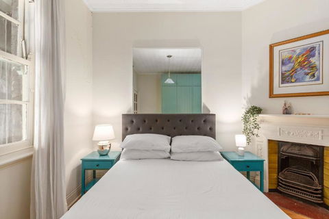 Quaint 3-Bed Heritage Home In The Heart Of Sydney - Tourism Townsville 0