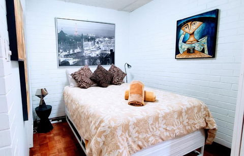 Quaint & Tranquil Subiaco 1 Bedroom Apartment - Tourism Townsville 0