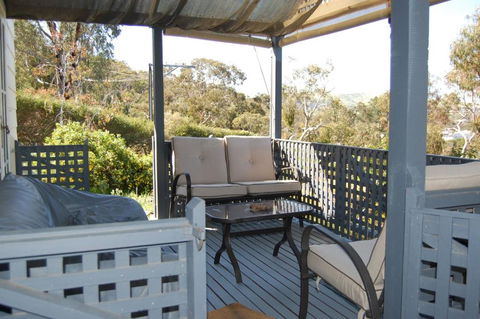 Quaint Cottage Nestled Amongst The Trees - Tourism Townsville 2