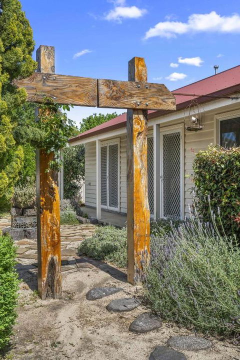 Quaint Garden Oasis With Free Parking - Tourism Townsville 2