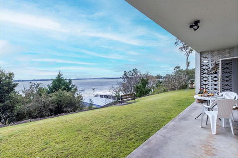 Quarterdeck 1 12 Magnus St Fantastic Unit With Spectacular Views - Tourism Townsville 1