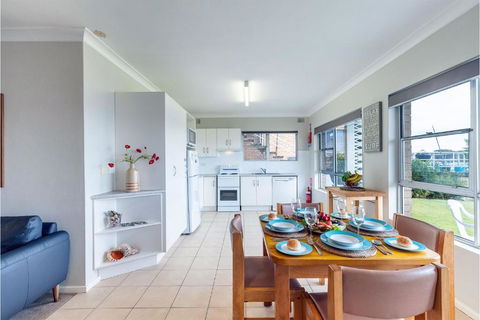 Quarterdeck 1 12 Magnus St Fantastic Unit With Spectacular Views - Tourism Townsville 3