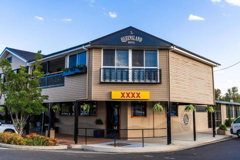 Queensland Hotel - Tourism Townsville 0