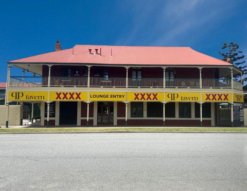 Queensport Tavern And Motel - Tourism Townsville 0