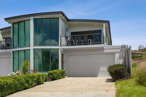 Questa E Bella - Tourism Townsville 2