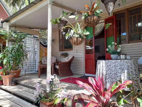 Quirky Cottage In Centre Of Maleny, Walk Everywhere - Tourism Townsville 3