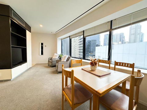 QV Central Oasis Contemporary City Getaway - Tourism Townsville 2