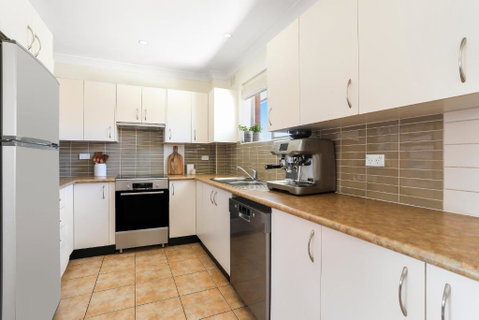 Randwick L 3 Bedroom Apartment + Parking - Tourism Townsville 3