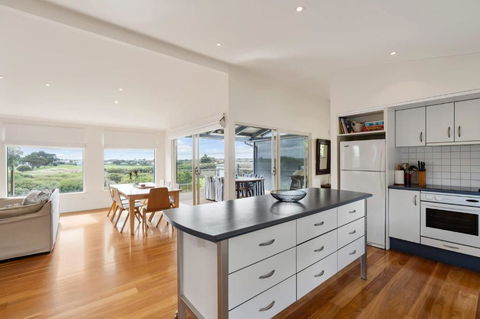 Range View House 23 Bristow Smith Ave Goolwa South-No Linen Included - Tourism Townsville 0