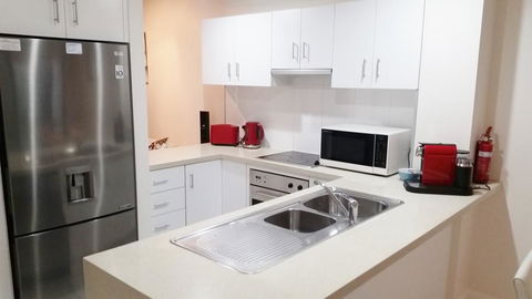 Attenborough Apartments - Tourism Townsville 0