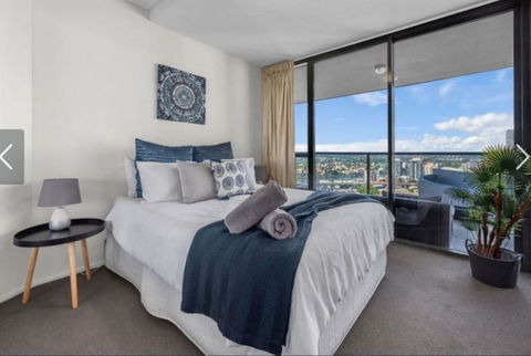 AU1 - Long Stay W Balcony RiverViews Fast WiFi - Tourism Townsville 3