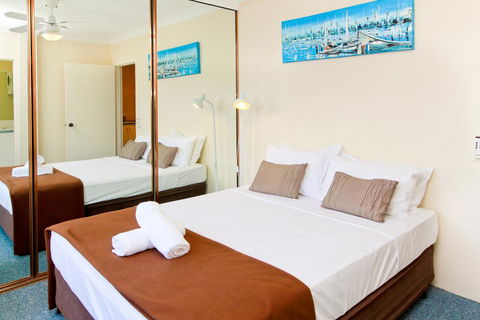 Aussie Resort - Tourism Townsville 3