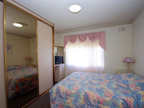 Avilla Court 1 - Tourism Townsville 1