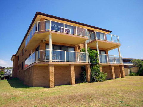 Avilla Court 2 - Tourism Townsville 2