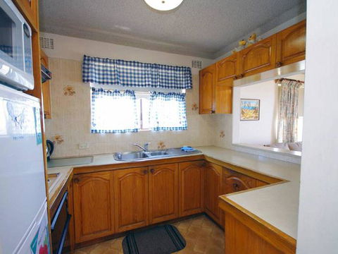 Avilla Court 2 - Tourism Townsville 1