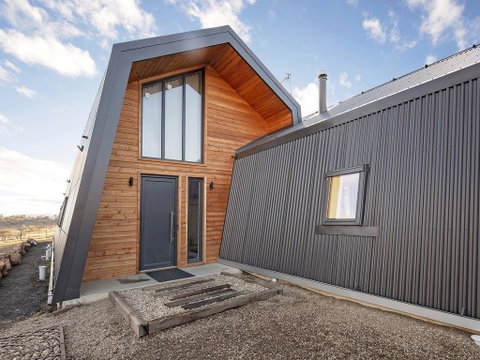 Avonside Alpine Estate Cabin 2 - Tourism Townsville 1