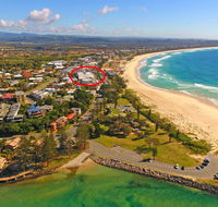 Azura Ocean View Holiday Apartment - Tourism Townsville