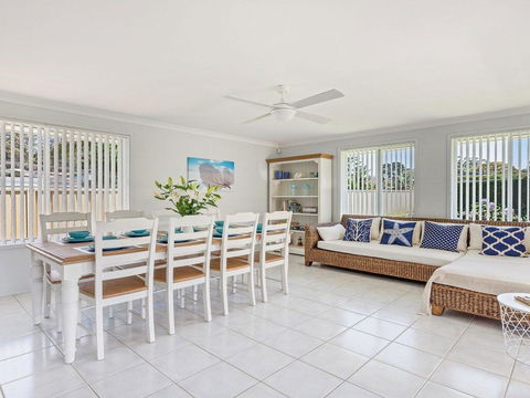 Azure Waters - Perfectly Positioned With Ocean Views - Tourism Townsville 1