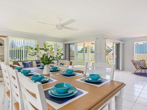 Azure Waters - Perfectly Positioned With Ocean Views - Tourism Townsville 2