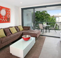Back of the Block Bulimba - Executive 3BR Bulimba apartment with leafy outlook - Tourism Townsville