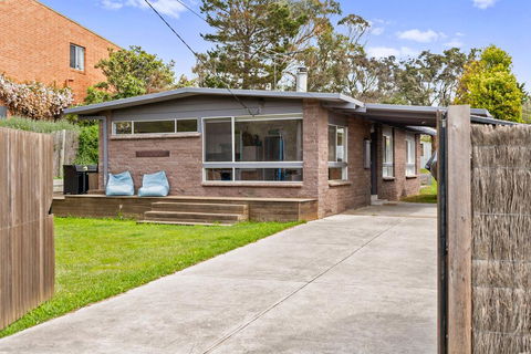 BADENOCH - Tourism Townsville 0