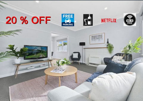 BALLARAT CLOSE 2 CBD + HOSPITAL+3BR HOME+NETFLIX + WiFi + Gift - Tourism Townsville 0