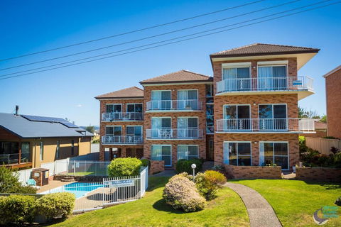 Ballingalla Apartments - By The Golf Course - Tourism Townsville 1