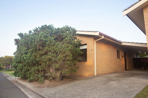 Bangalay Ulladulla - Tourism Townsville 0