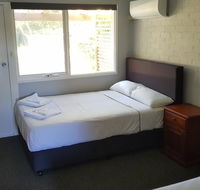 Bateau Bay Hotel - Tourism Townsville