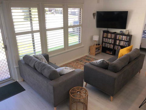 Bay Breeze Cottage - Tourism Townsville 3