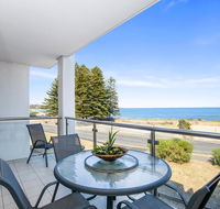 Bayline Beachfront Apartment no 4 - Tourism Townsville
