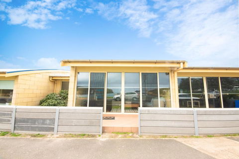 Bayview No 2 - Next To The Beach - Tourism Townsville 0
